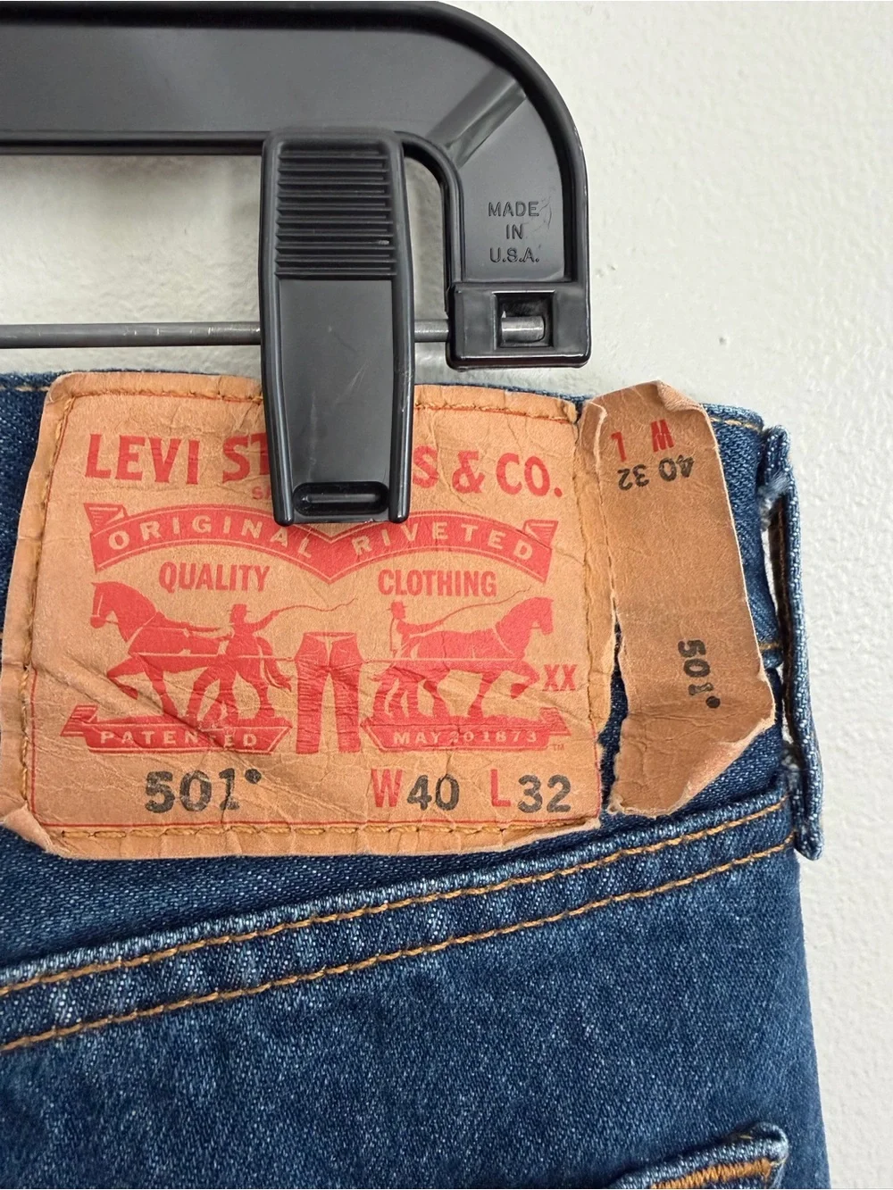 Levi’s 501 Men's 40x32 Blue Denim Jeans Button fly straight leg Flawed